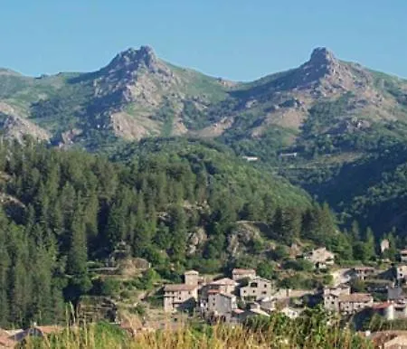 Hotel Le Caveau De 2*