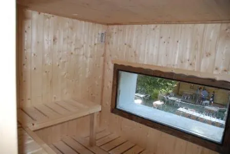 Hotel Le Caveau De 2*