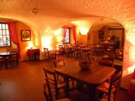 Hotel Le Caveau De 2*